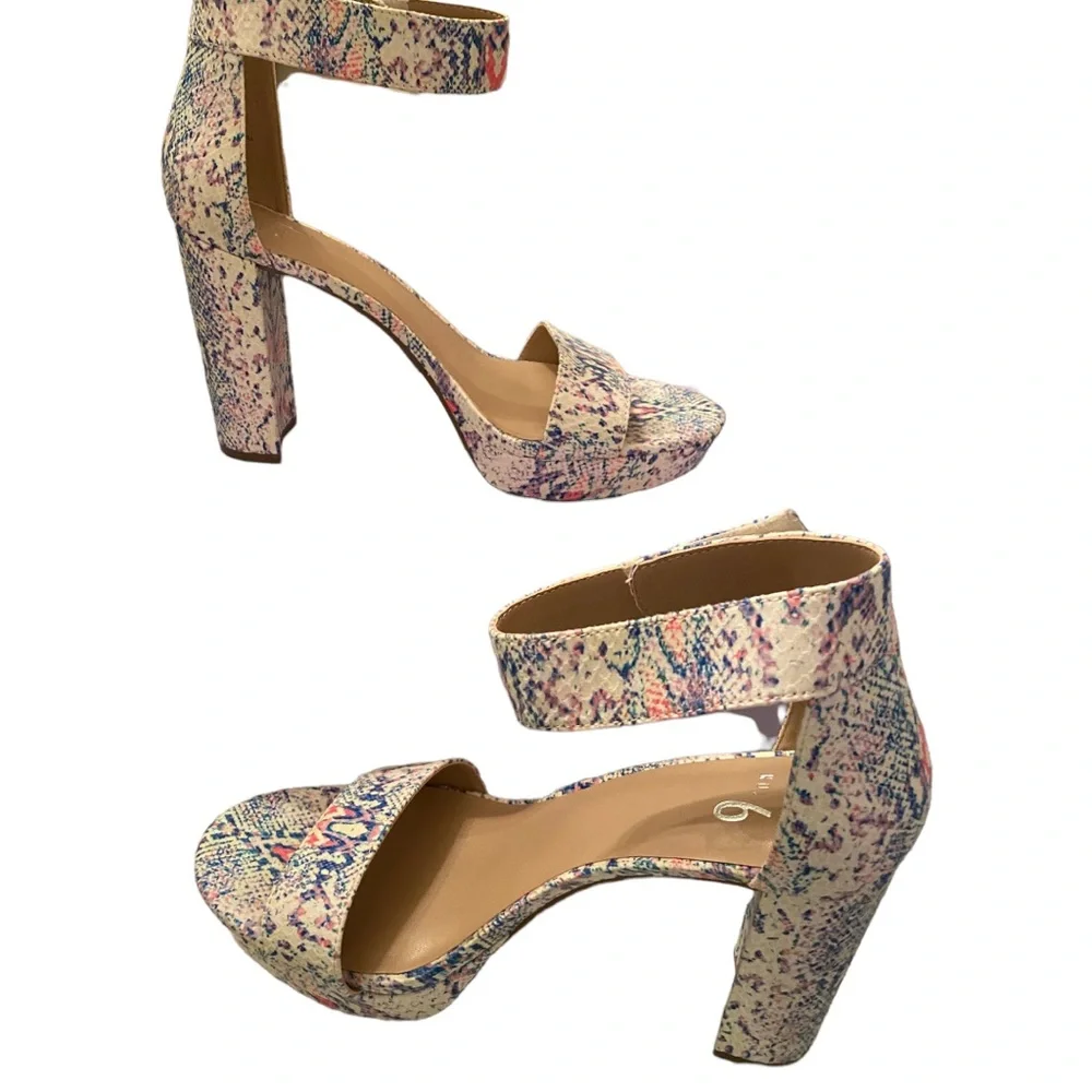 Mix no 6 Traci platform pastel reptile print Velcro ankle strap sandal sz 9.5